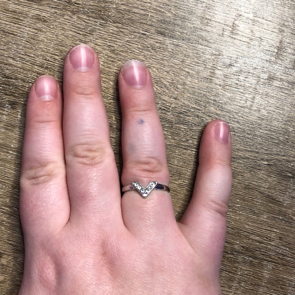 4 Silver Rings - Picture 6 of 6